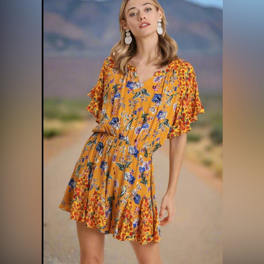 🌸 Umgee Floral Ruffle Romper
Size Small • NWT 🏷️